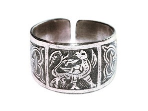 Перстень с изображением птицы Славяне
мельхиор
На перстне изображена птица – символ света, покоя и благополучия.