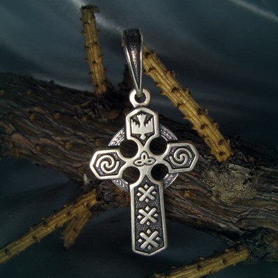 Кельтский крест  
Посеребрённая (925 проба) латунь
