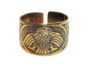 Перстень с изображением совы Славяне
латунь
На перстне изображена сова – символ мудрости.