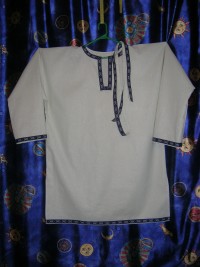 Русская рубаха-косоворотка с поясом мужская